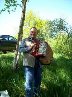 Hermann Burmester mit Quetschkommode
